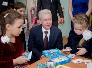 В Москве дадут жилье за воспитание детей-сирот и повысили выплаты!